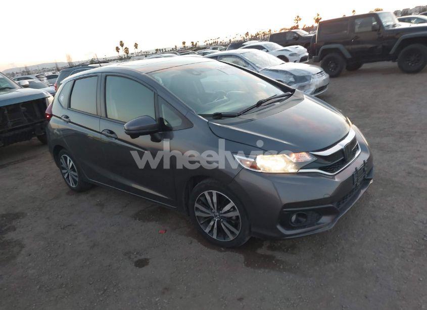 2018 Honda Fit EX (VIN 3HGGK5H85JM722015) main photo