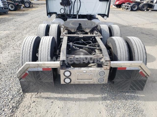 Photo 8 of 2015 INTERNATIONAL LONESTAR SEMI TRUCK (VIN 3HSCXAPR9FN697193)