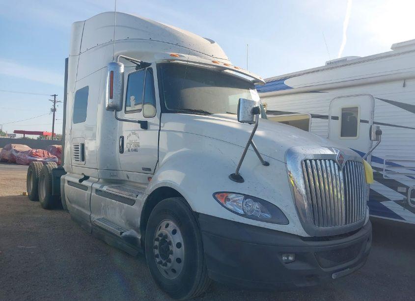 2017 International Prostar+ (VIN 3HSDJAPR2HN449084) main photo