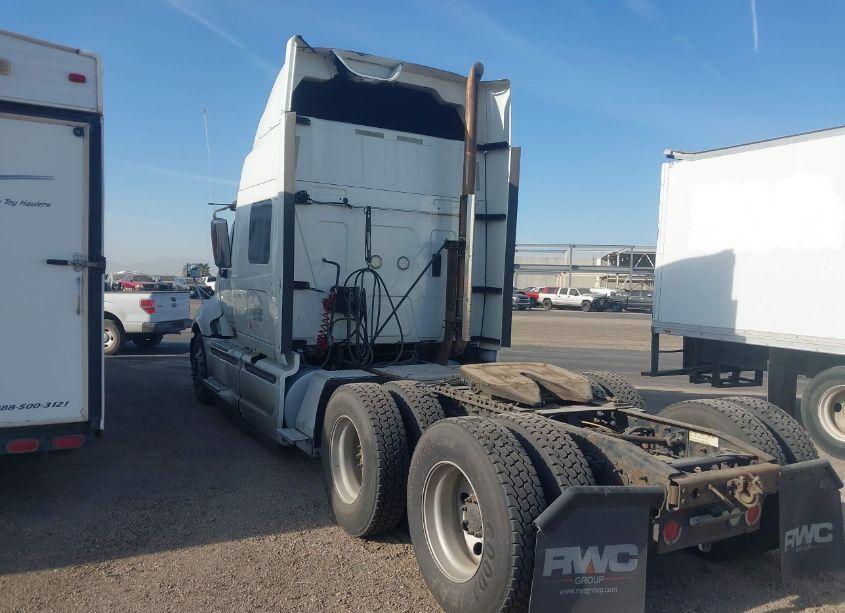 Photo 3 of 2017 International Prostar+ (VIN 3HSDJAPR2HN449084)