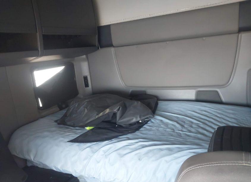 Photo 7 of 2017 International Prostar+ (VIN 3HSDJAPR2HN449084)