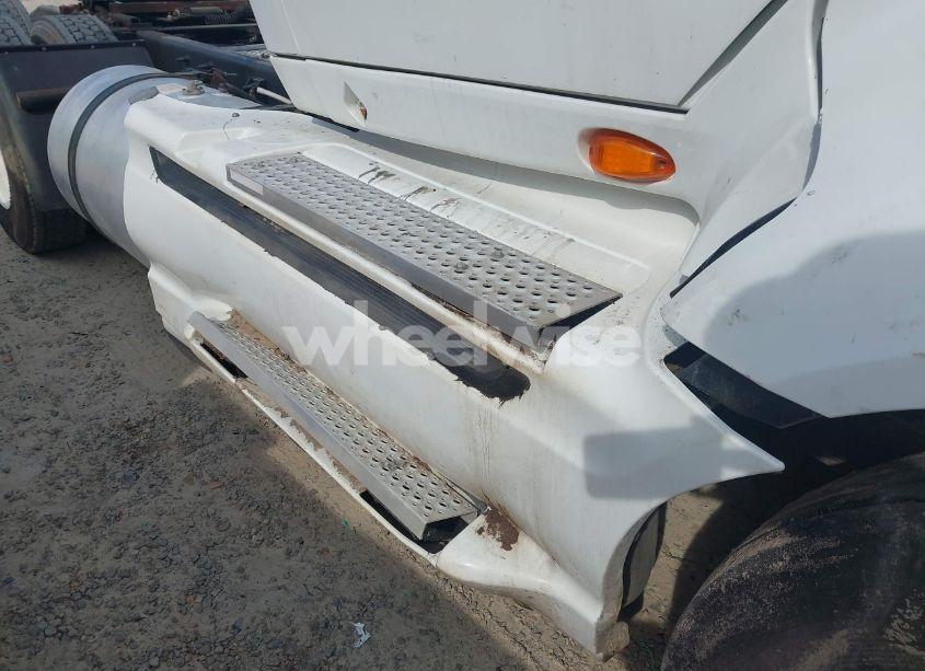 Photo 12 of 2017 International Prostar+ (VIN 3HSDJAPR4HN707525)