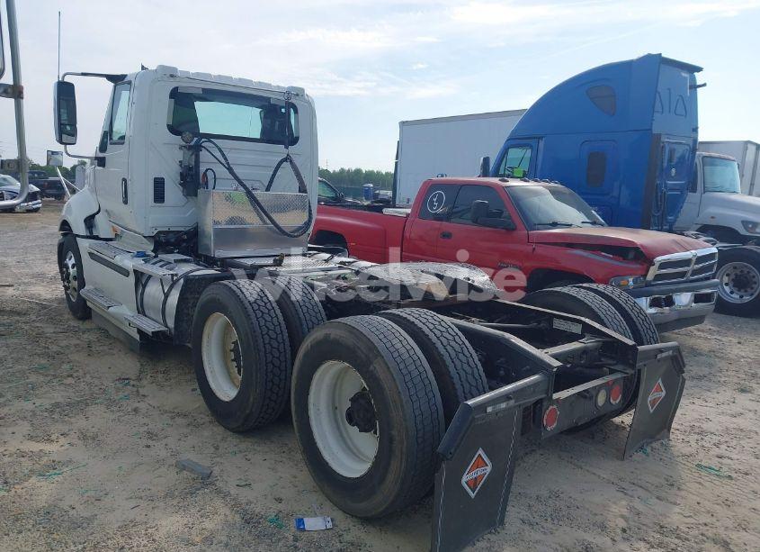 Photo 3 of 2017 International Prostar+ (VIN 3HSDJAPR4HN707525)