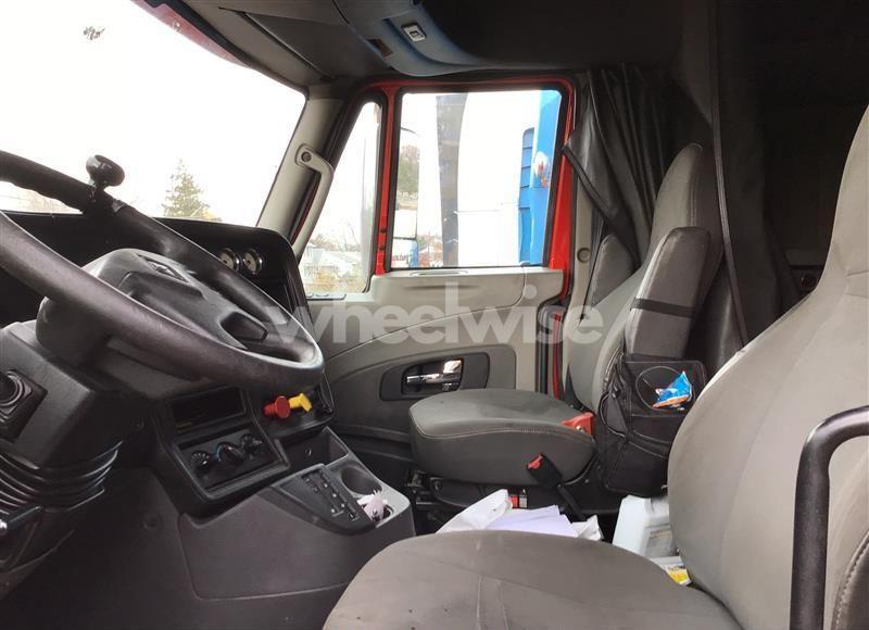 Photo 5 of 2017 International Prostar+ (VIN 3HSDJAPR7HN673001)