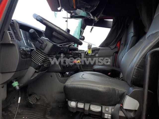 Photo 4 of 2023 INTERNATIONAL LT625 (VIN 3HSDZAPR0PN439306)