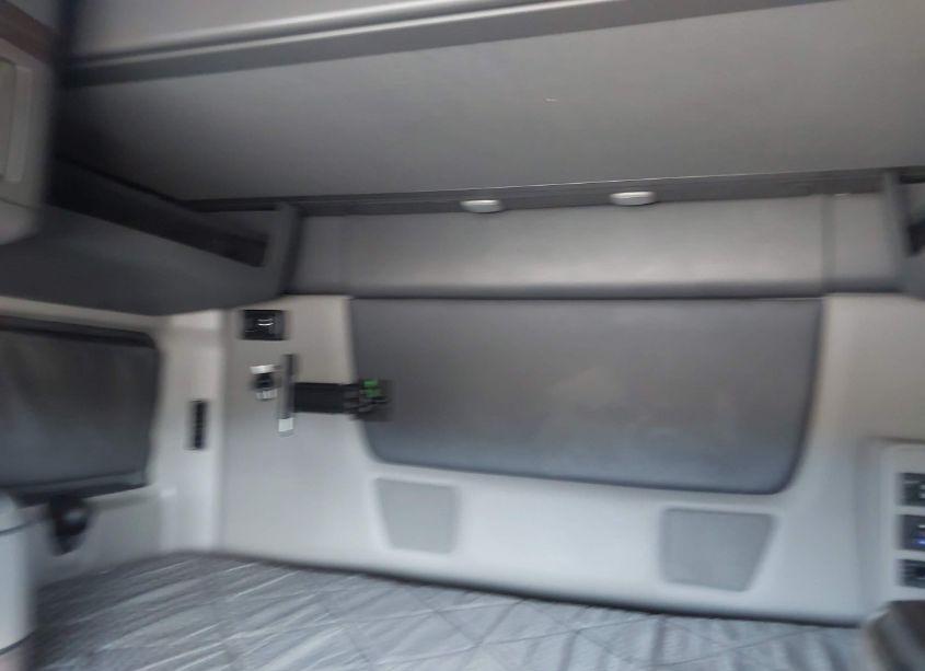 Photo 6 of 2024 International Lt (VIN 3HSDZAPR0RN356686)