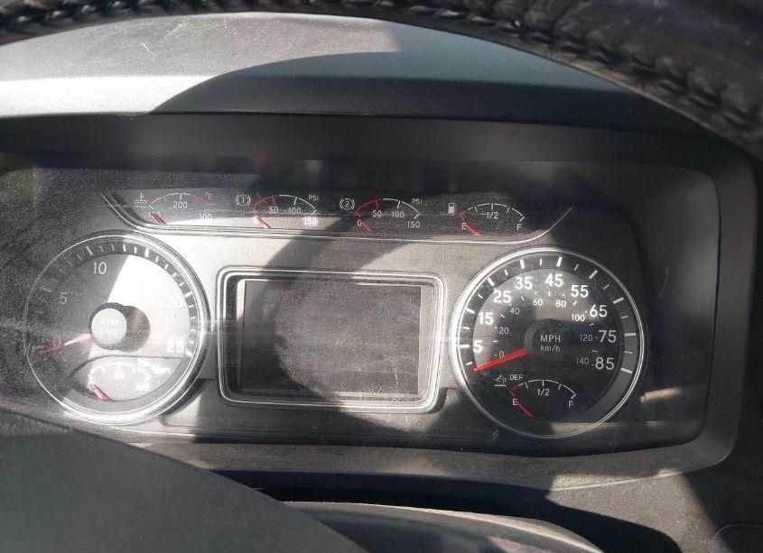 Photo 5 of 2019 International Lt (VIN 3HSDZAPR1KN568258)