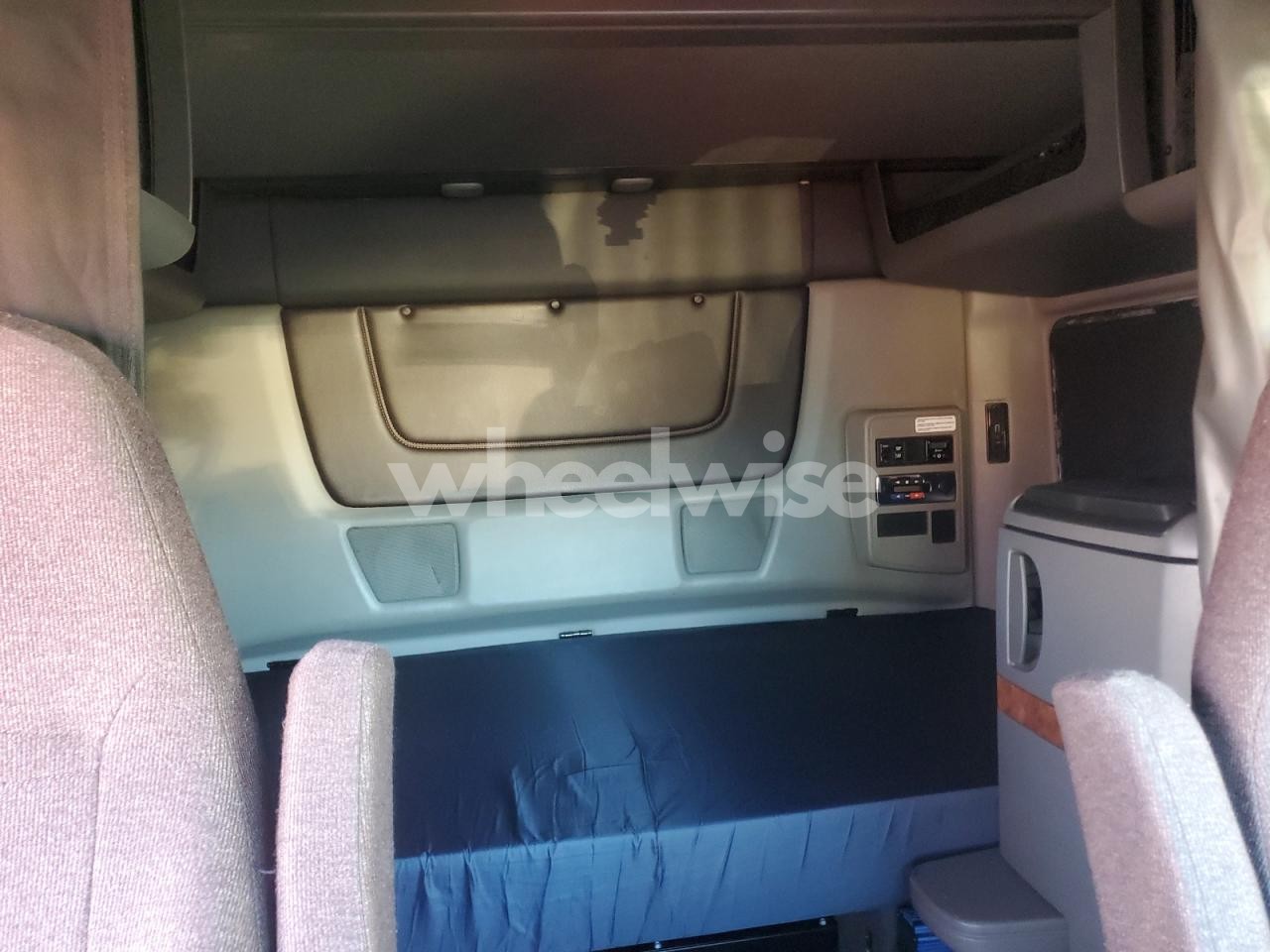 Photo 6 of 2020 INTERNATIONAL LT625 SEMI TRUCK (VIN 3HSDZAPR1LN869307)