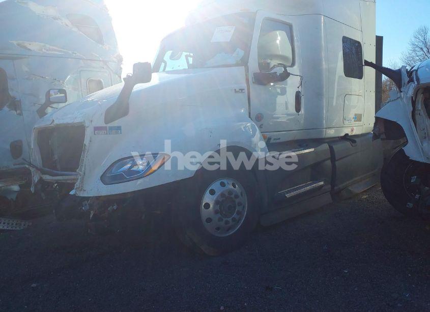 Photo 2 of 2024 International Lt (VIN 3HSDZAPR1RN551292)