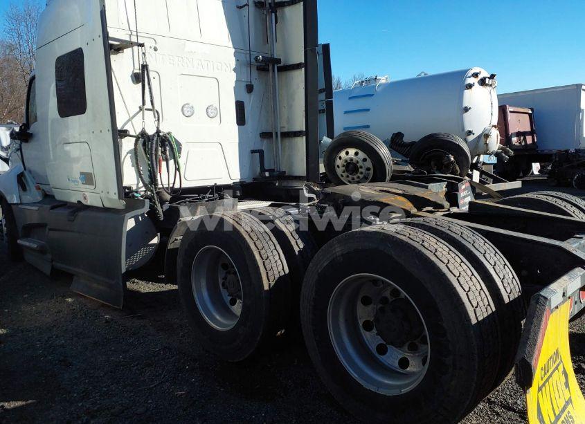 Photo 3 of 2024 International Lt (VIN 3HSDZAPR1RN551292)