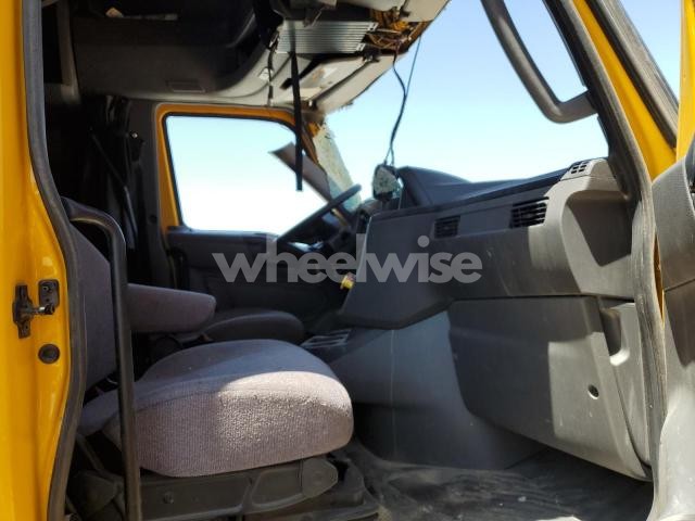 Photo 5 of 2024 INTERNATIONAL LT625 (VIN 3HSDZAPR2RN602654)