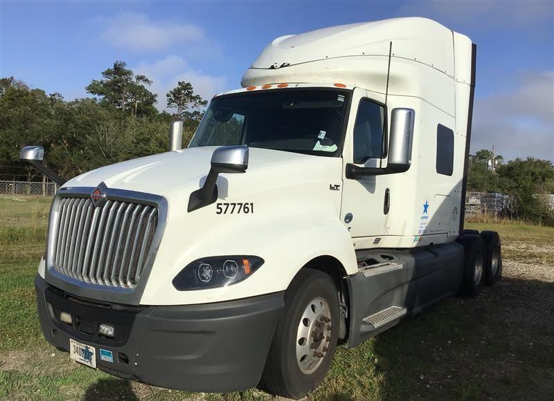 Photo 2 of 2018 International Lt (VIN 3HSDZAPR3JN346772)