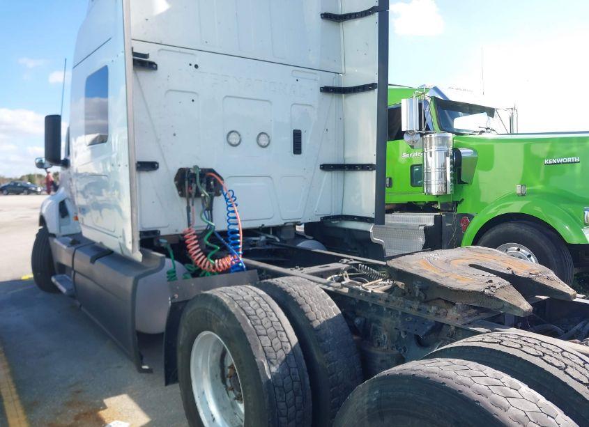 Photo 15 of 2019 International Lt (VIN 3HSDZAPR3KN091719)