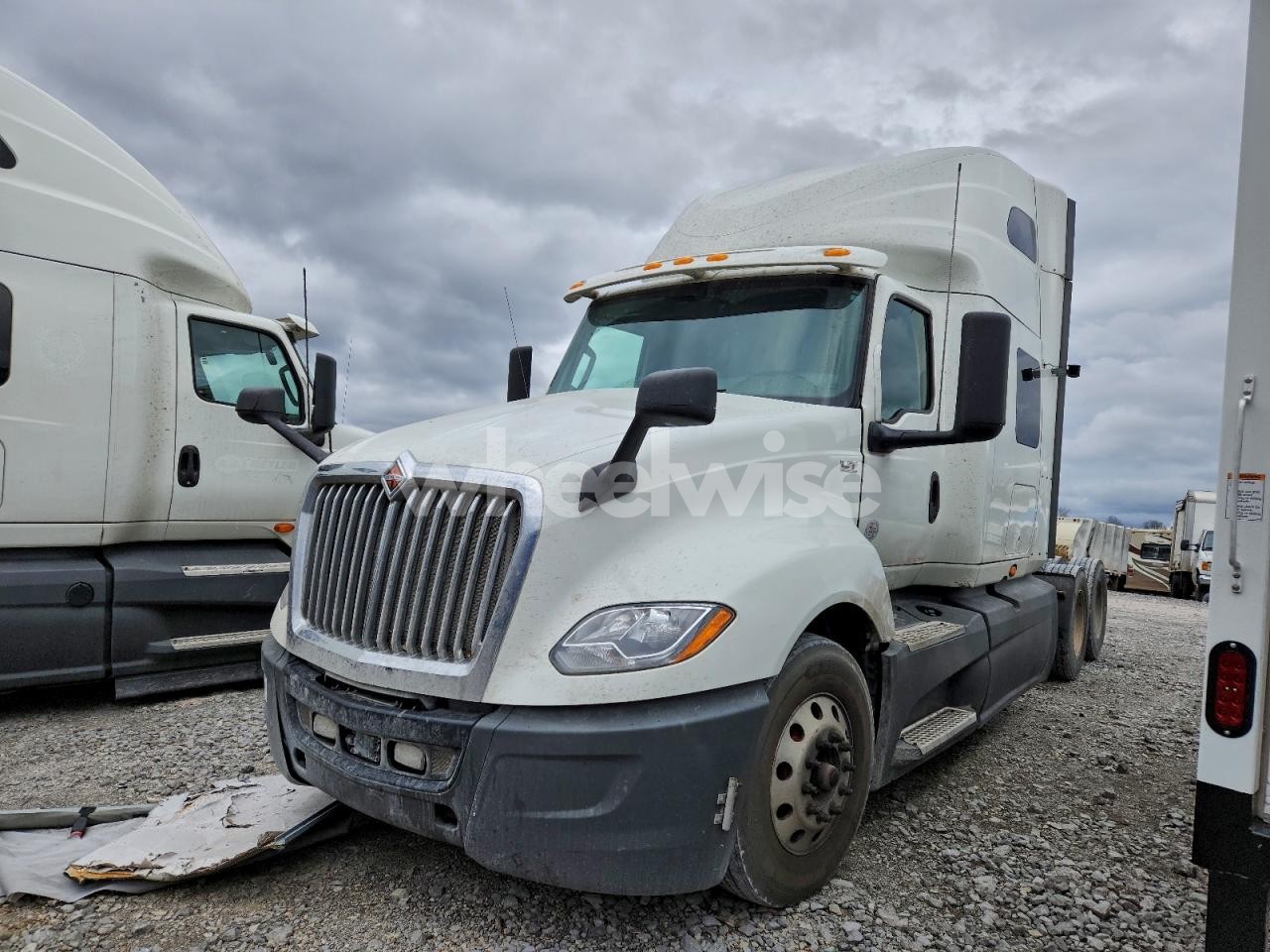 Photo 2 of 2020 INTERNATIONAL LT625 SEMI TRUCK (VIN 3HSDZAPR3LN824353)