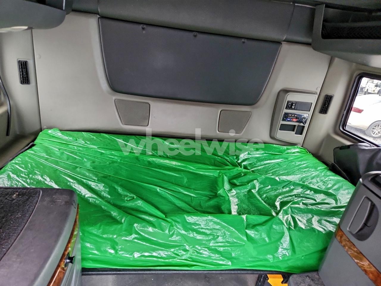 Photo 6 of 2020 INTERNATIONAL LT625 SEMI TRUCK (VIN 3HSDZAPR3LN824353)