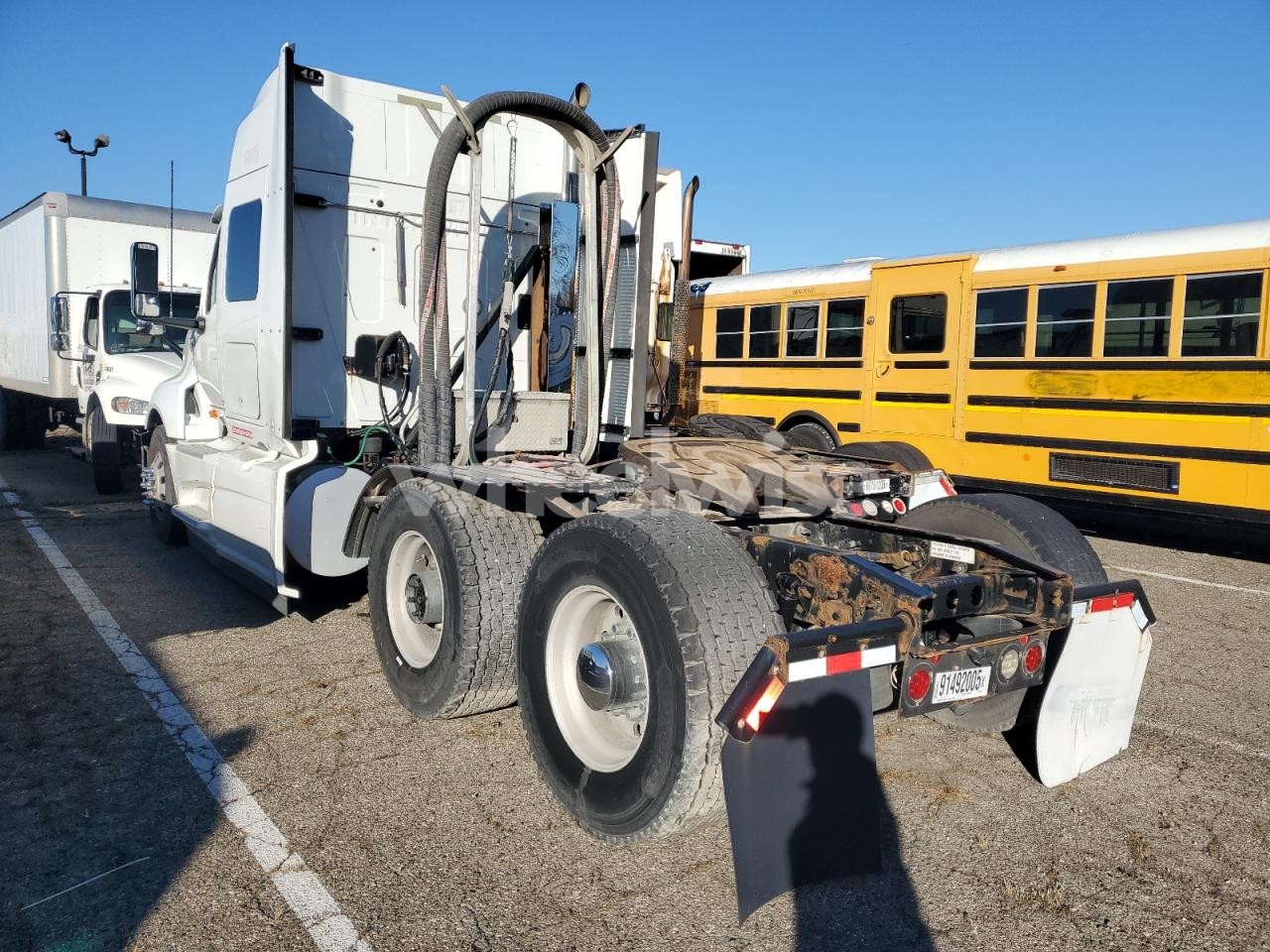 Photo 3 of 2018 INTERNATIONAL LT625 SEMI TRUCK (VIN 3HSDZAPR4JN541974)