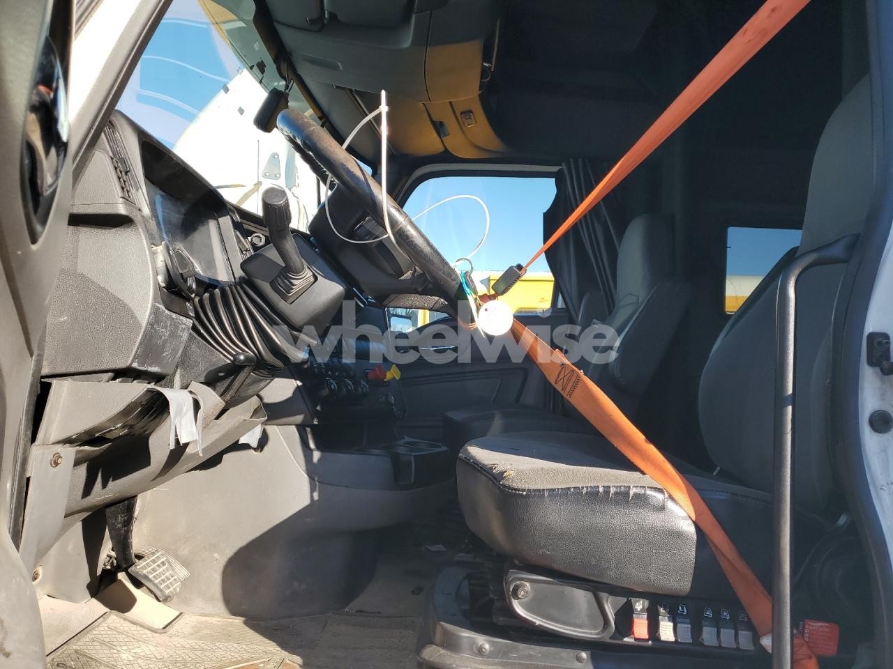 Photo 5 of 2018 INTERNATIONAL LT625 SEMI TRUCK (VIN 3HSDZAPR4JN541974)