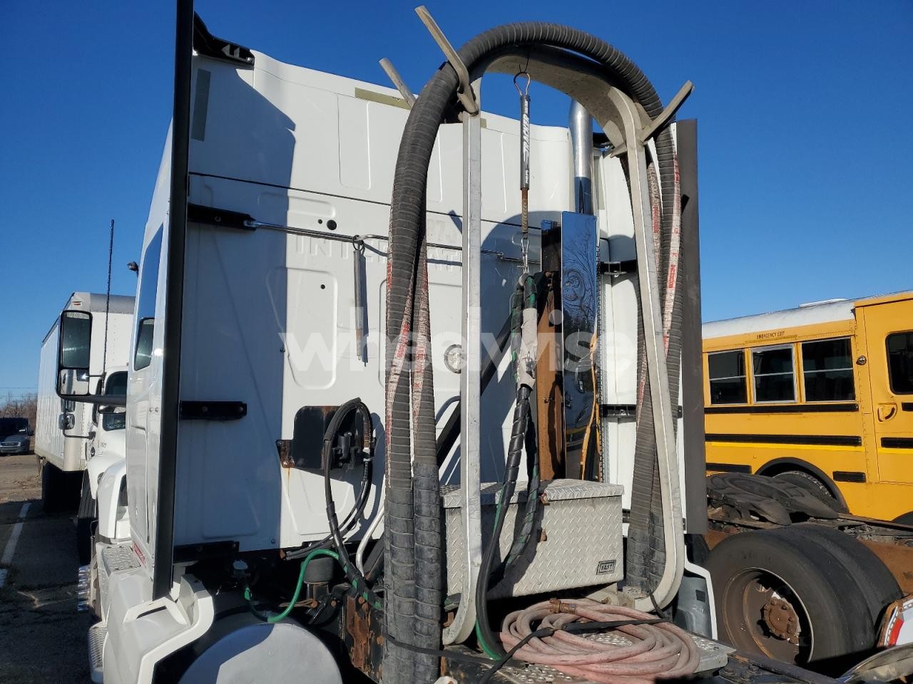 Photo 9 of 2018 INTERNATIONAL LT625 SEMI TRUCK (VIN 3HSDZAPR4JN541974)