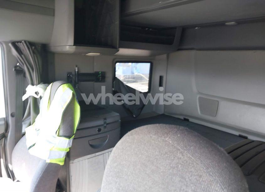 Photo 7 of 2020 International Lt (VIN 3HSDZAPR4LN821333)