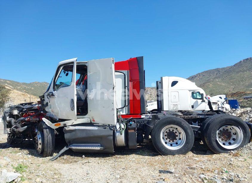 Photo 18 of 2021 International Lt (VIN 3HSDZAPR4MN463457)