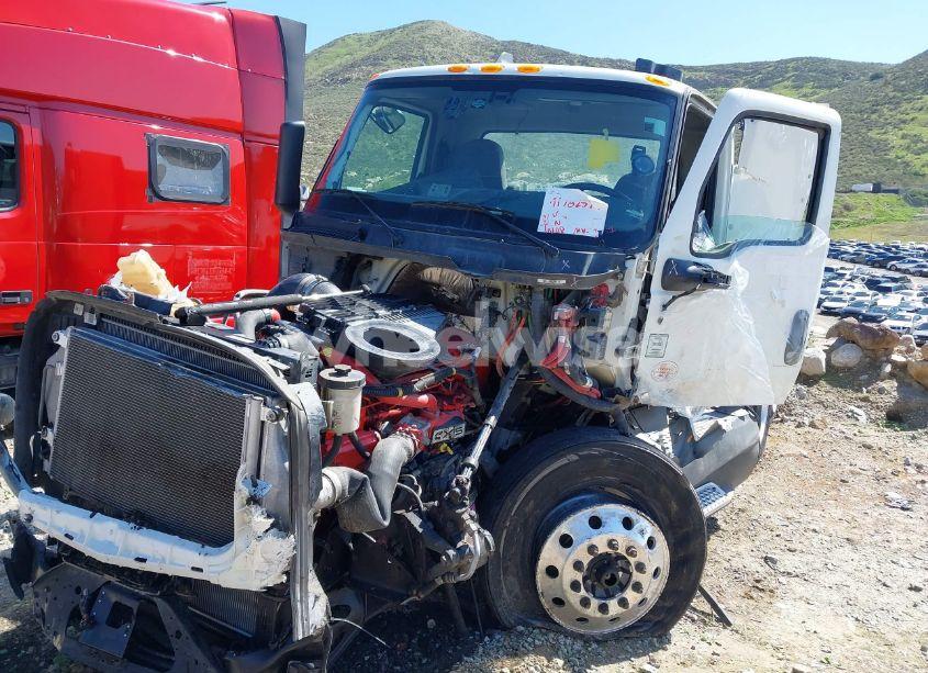 Photo 2 of 2021 International Lt (VIN 3HSDZAPR4MN463457)