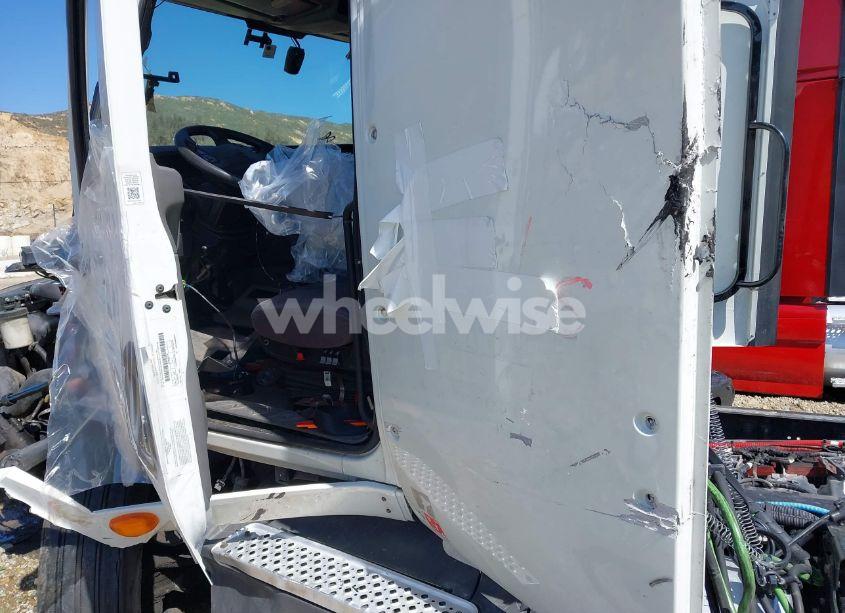 Photo 20 of 2021 International Lt (VIN 3HSDZAPR4MN463457)