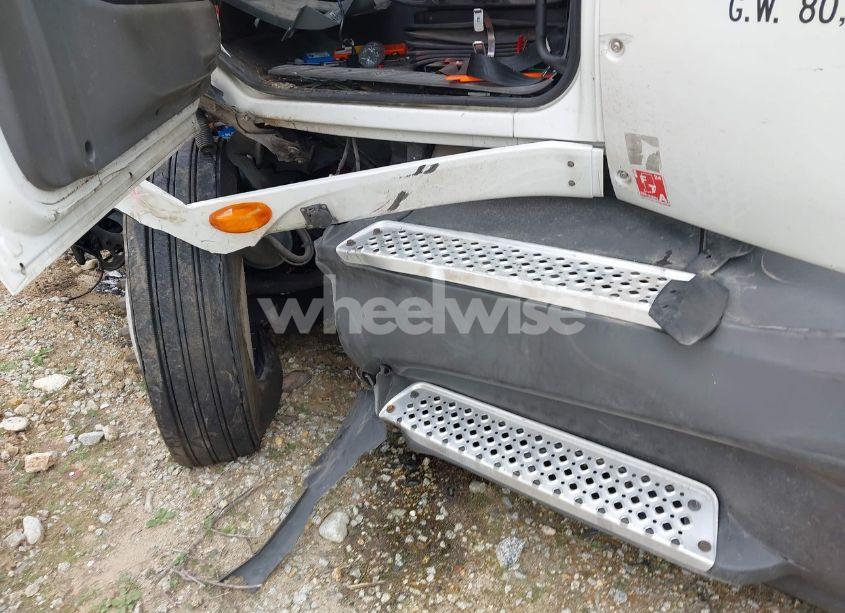 Photo 21 of 2021 International Lt (VIN 3HSDZAPR4MN463457)