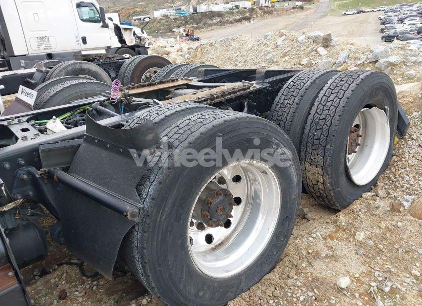 Photo 22 of 2021 International Lt (VIN 3HSDZAPR4MN463457)