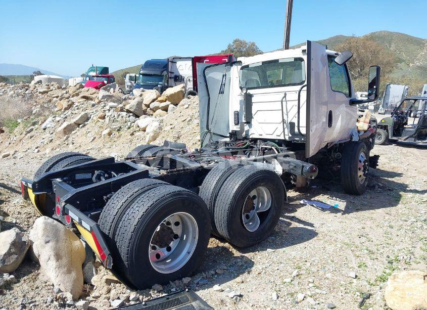 Photo 4 of 2021 International Lt (VIN 3HSDZAPR4MN463457)