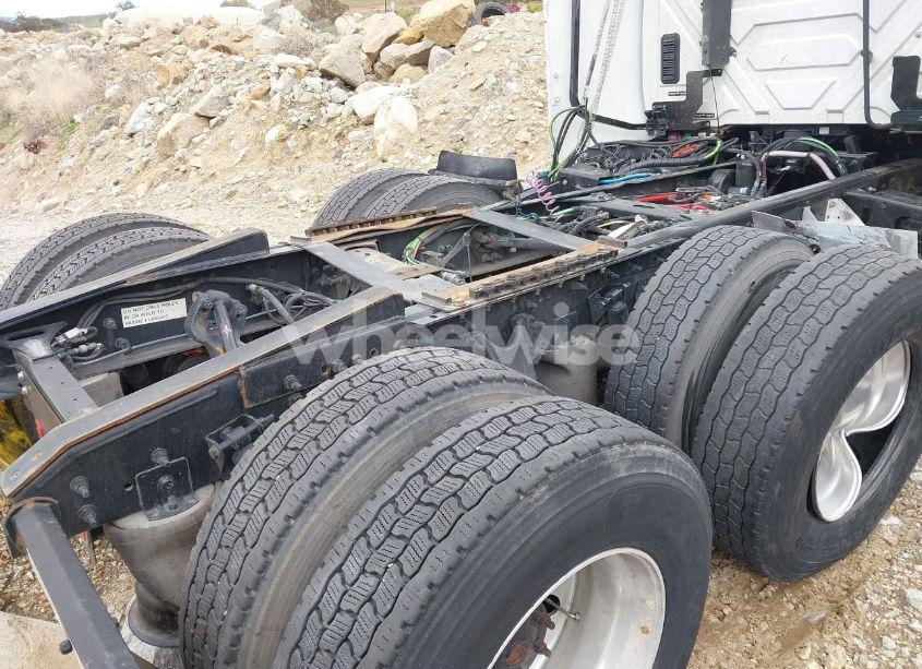 Photo 7 of 2021 International Lt (VIN 3HSDZAPR4MN463457)