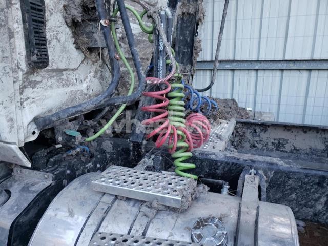 Photo 5 of 2025 INTERNATIONAL LT625 (VIN 3HSDZAPR4SN146243)