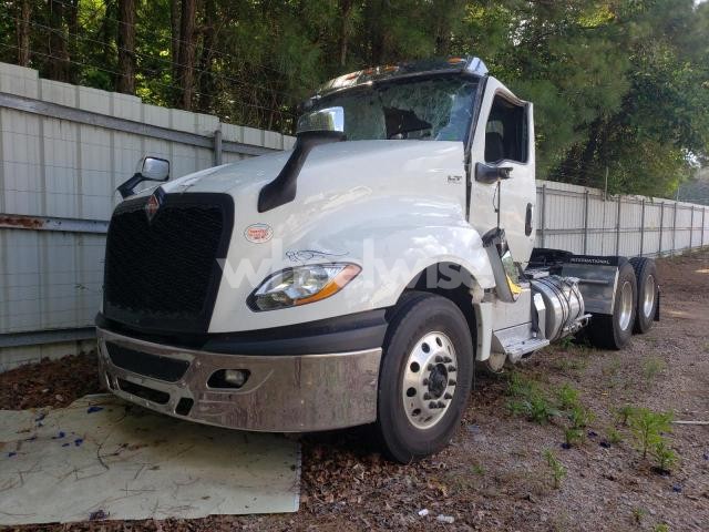 Photo 6 of 2025 INTERNATIONAL LT625 (VIN 3HSDZAPR4SN146243)