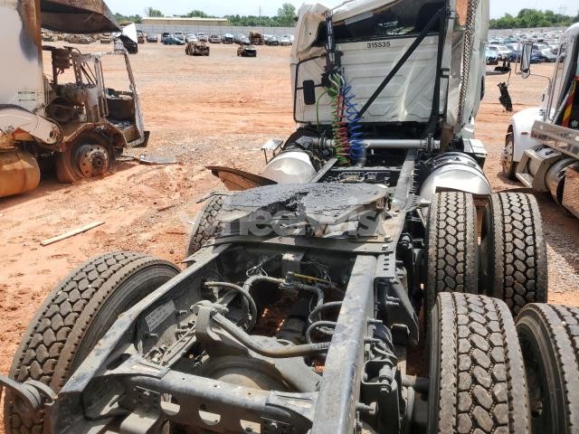 Photo 2 of 2025 INTERNATIONAL LT62F SEMI TRUCK N/A (VIN 3HSDZAPR4SN329898)