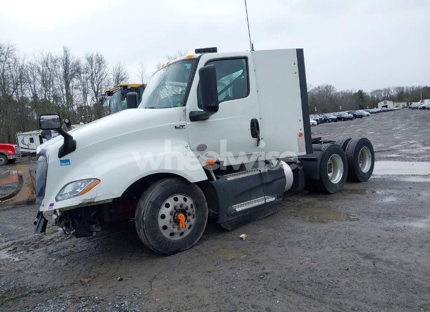 Photo 2 of 2023 International Lt (VIN 3HSDZAPR5PN078509)