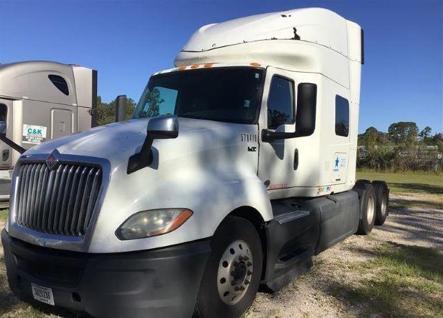 Photo 2 of 2018 International Lt (VIN 3HSDZAPR6JN532774)