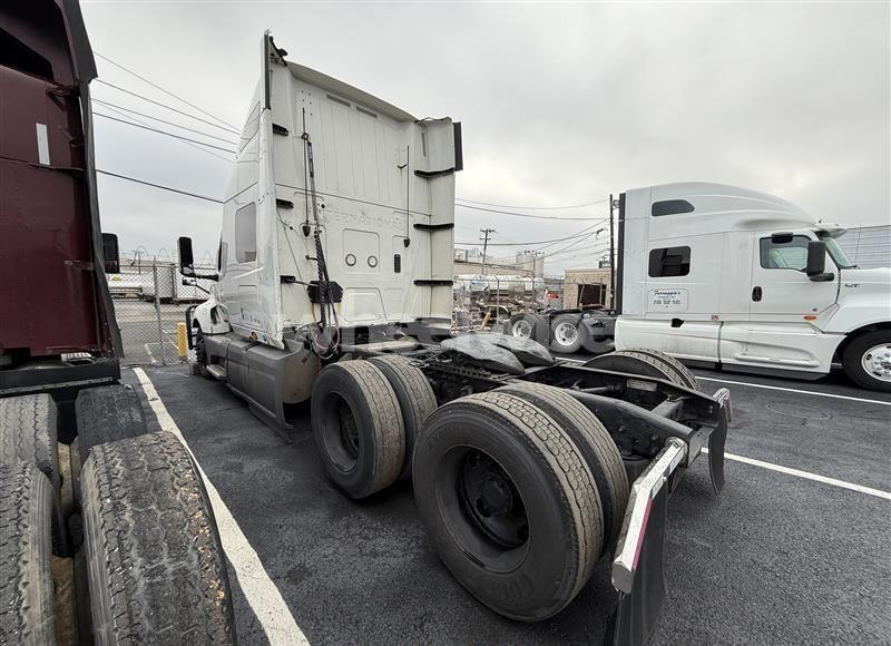 Photo 3 of 2018 International Lt (VIN 3HSDZAPR7JN434272)