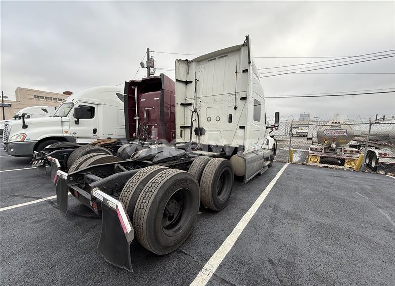 Photo 4 of 2018 International Lt (VIN 3HSDZAPR7JN434272)