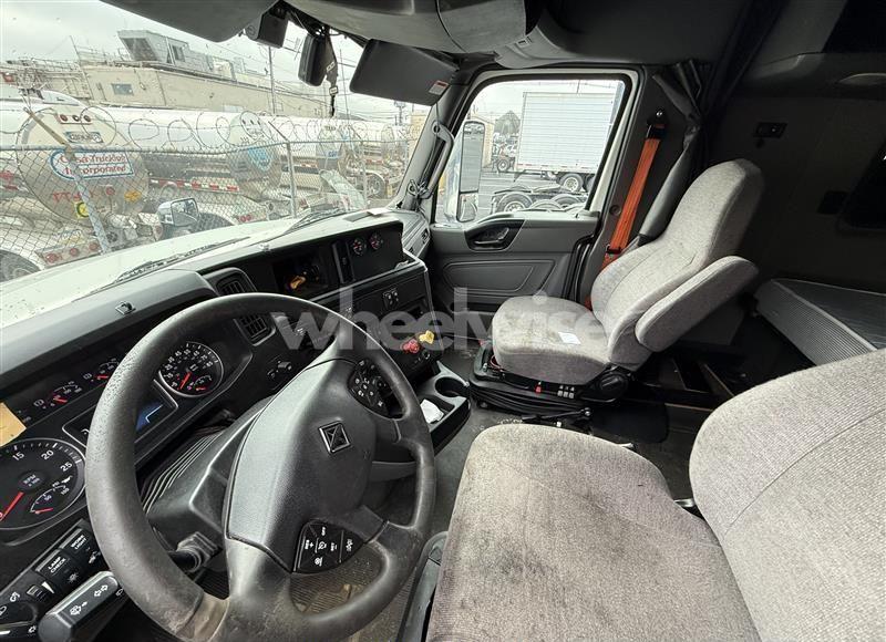 Photo 5 of 2018 International Lt (VIN 3HSDZAPR7JN434272)