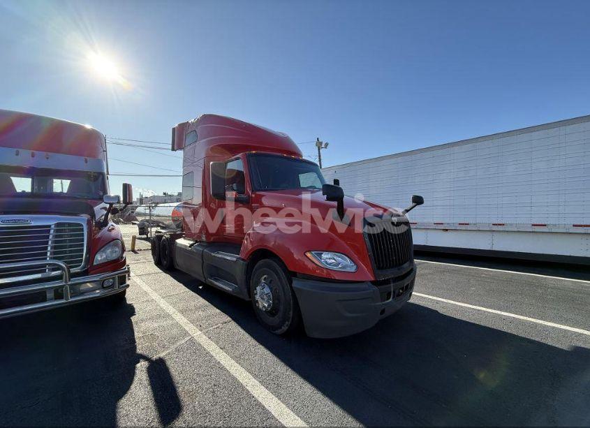 2018 International Lt (VIN 3HSDZAPR8JN530850) main photo