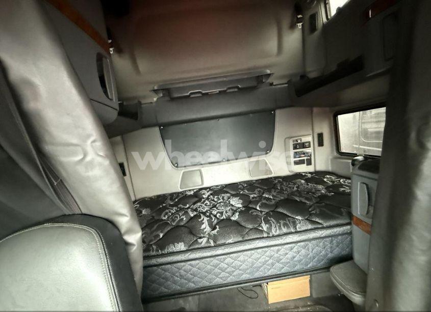 Photo 7 of 2018 International Lt (VIN 3HSDZAPR8JN530850)