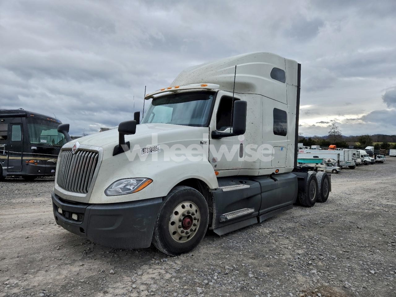 Photo 2 of 2020 INTERNATIONAL LT625 SEMI TRUCK (VIN 3HSDZAPR9LN824356)