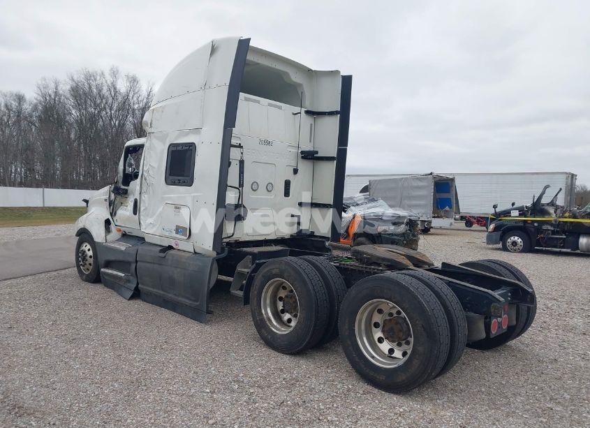 Photo 3 of 2024 International Lt (VIN 3HSDZAPR9RN585318)