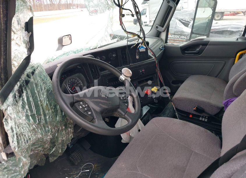 Photo 7 of 2024 International Lt (VIN 3HSDZAPR9RN585318)