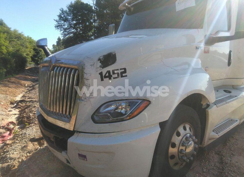 Photo 11 of 2019 International Lt (VIN 3HSDZAPRXKN211452)