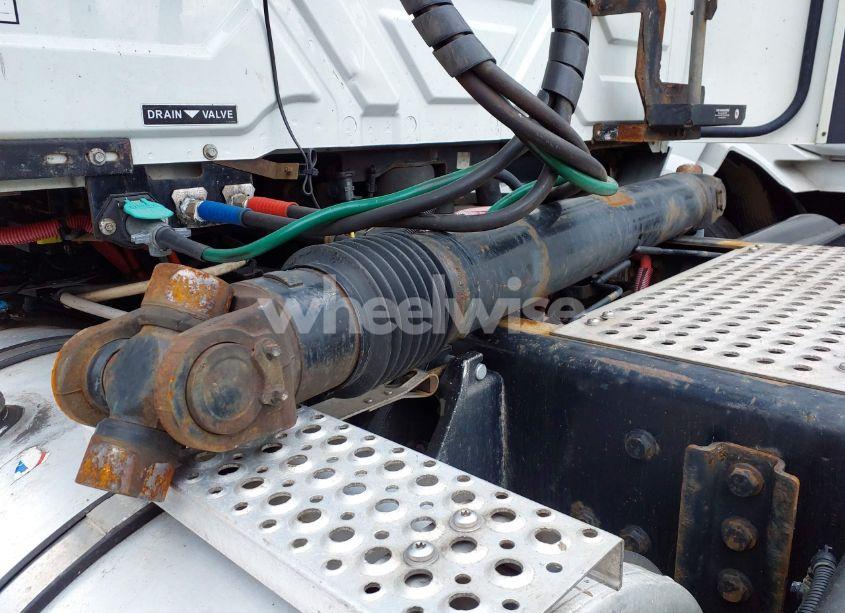 Photo 12 of 2020 International Lt (VIN 3HSDZAPRXLN421194)