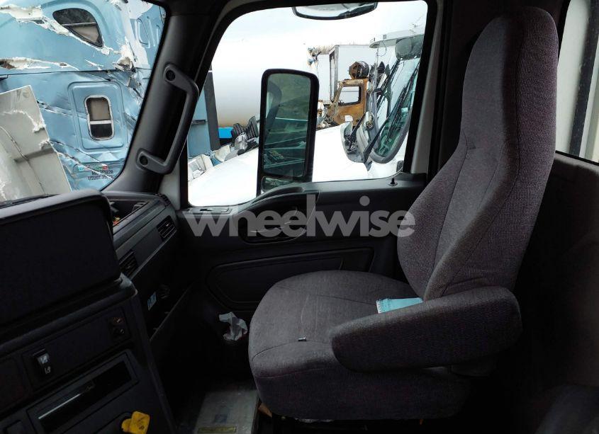 Photo 6 of 2020 International Lt (VIN 3HSDZAPRXLN421194)