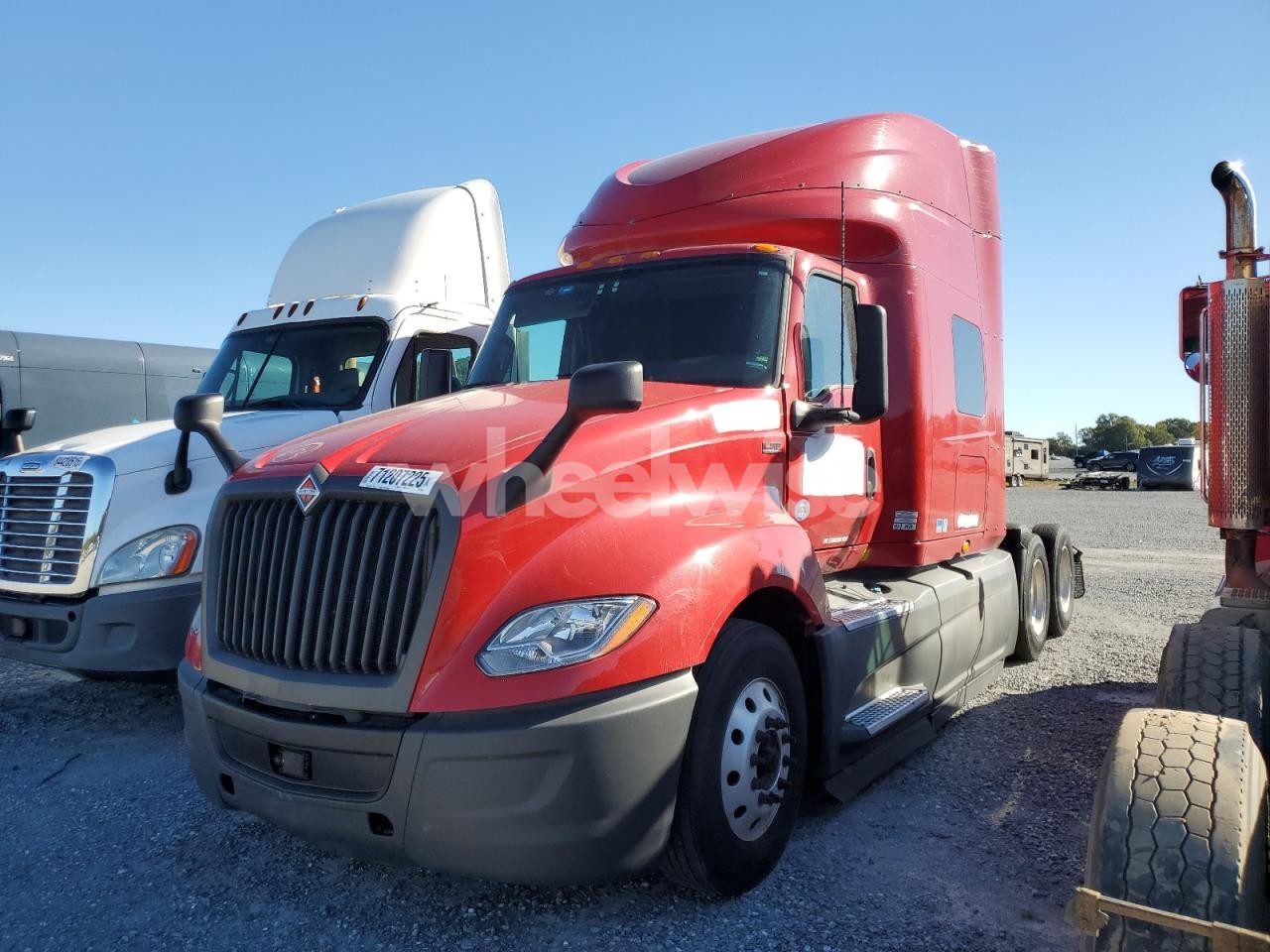 Photo 2 of 2020 INTERNATIONAL LT625 SEMI TRUCK (VIN 3HSDZAPRXLN869189)