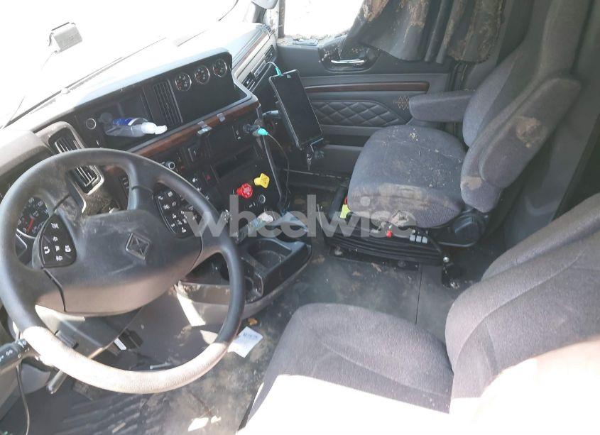 Photo 5 of 2024 International Lt (VIN 3HSDZAPRXRN488970)