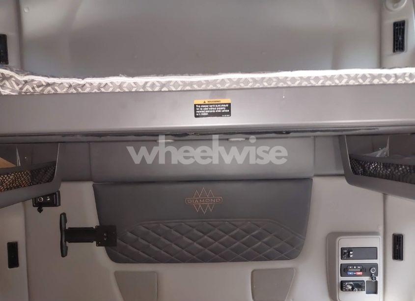 Photo 8 of 2024 International Lt (VIN 3HSDZAPRXRN488970)