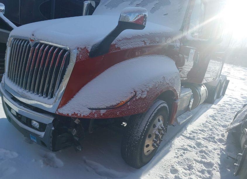 Photo 2 of 2018 International Lt (VIN 3HSDZTZR0JN400571)